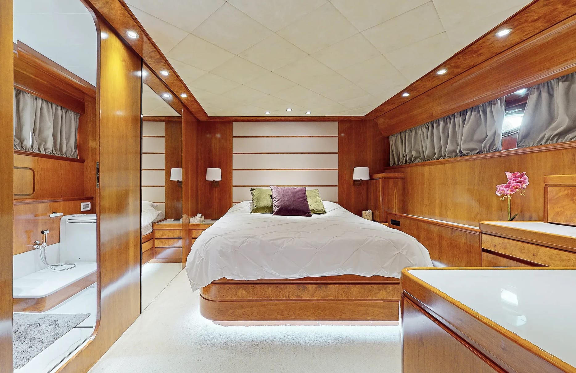 A preview of interior Bedroom cabin