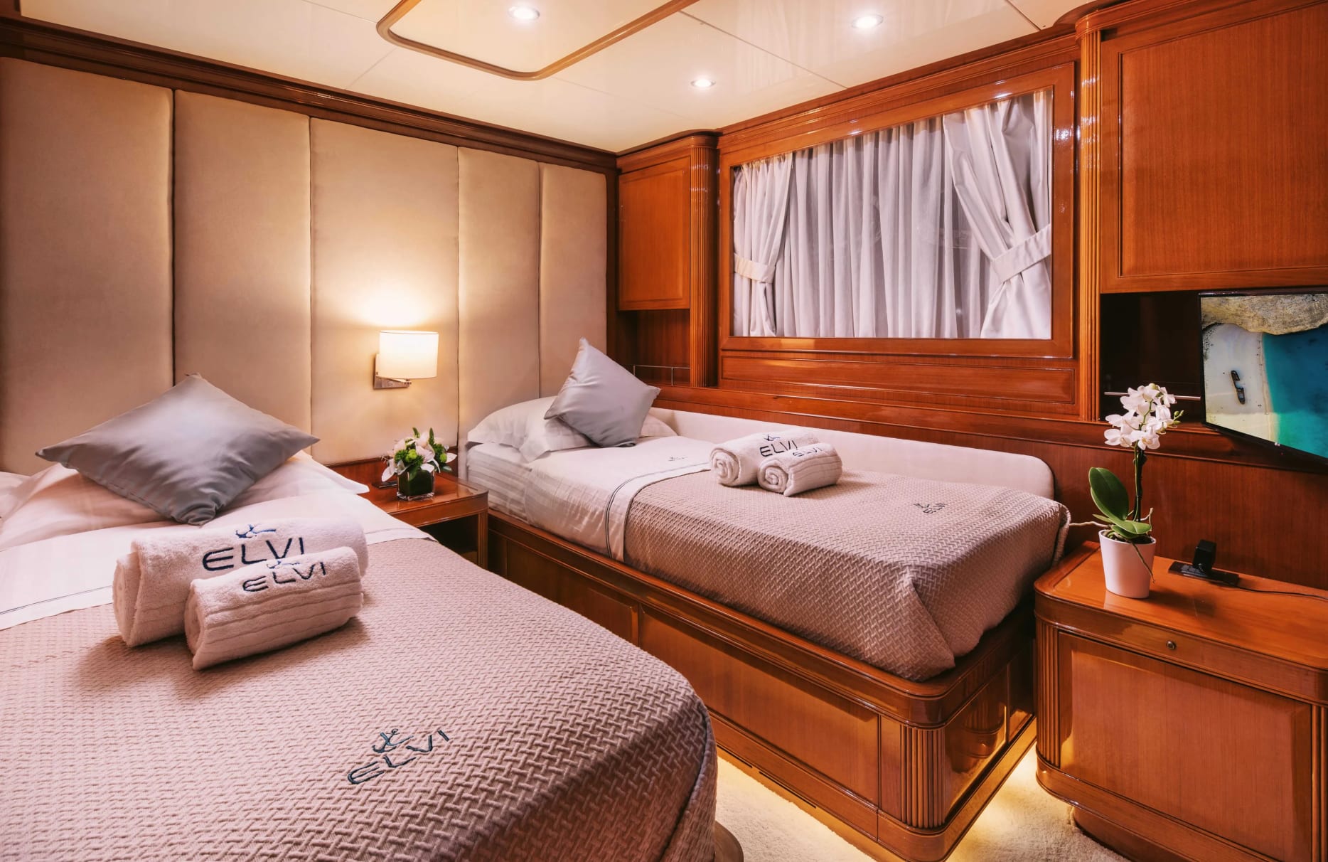 A preview of interior Bedroom cabin