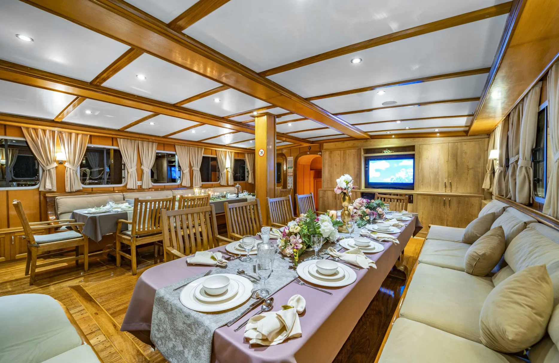 A preview of interior Dining