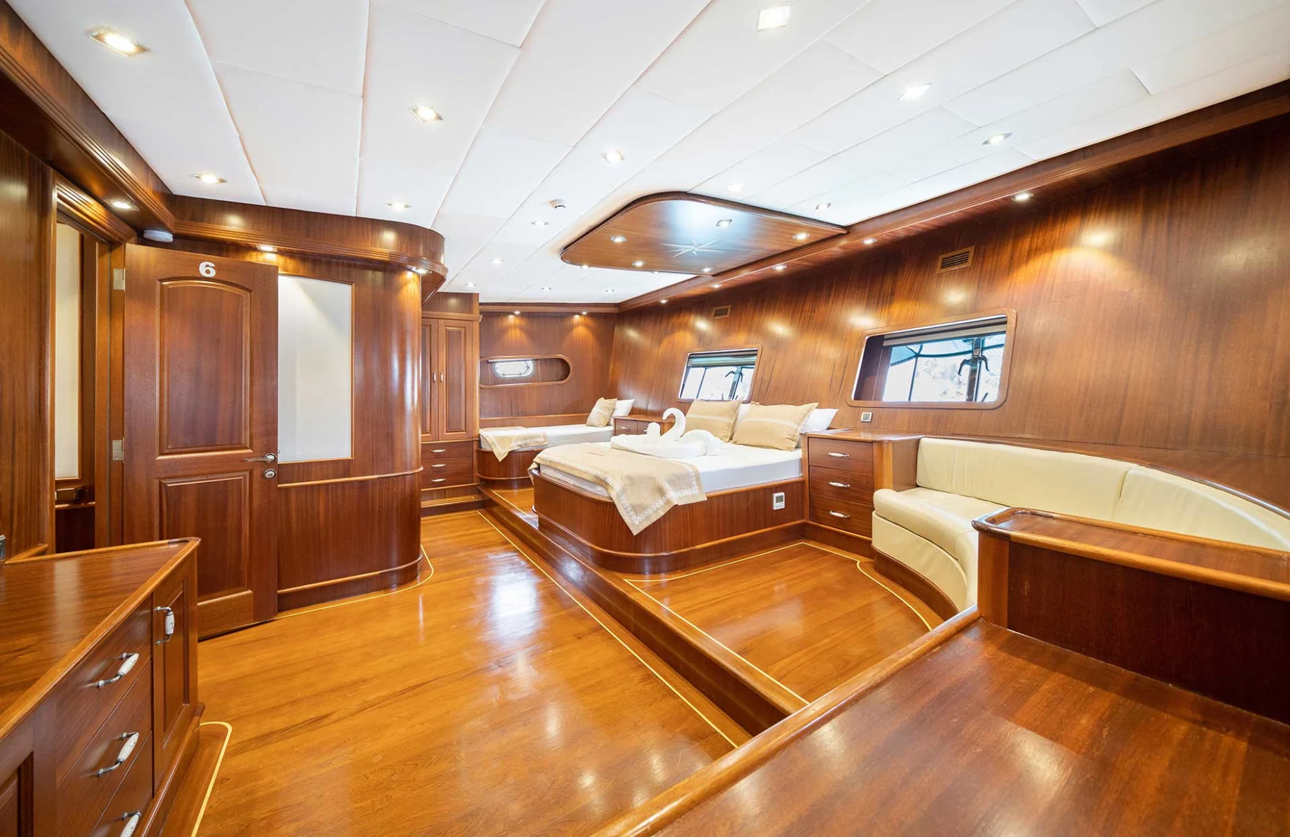 A preview of interior Bedroom cabin