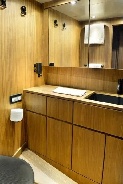 An image of Sixteen Tons yacht