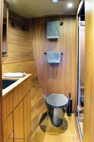 An image of Sixteen Tons yacht