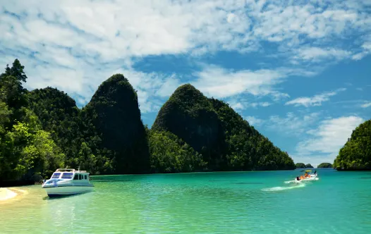 Below the Surface: The World’s Best Diving Destinations by Yacht