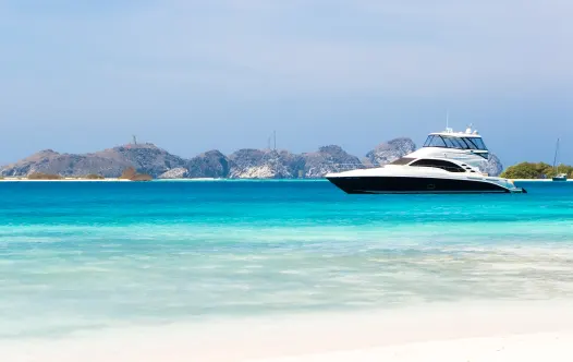 How to Throw a Yacht Party That Actually Makes Waves