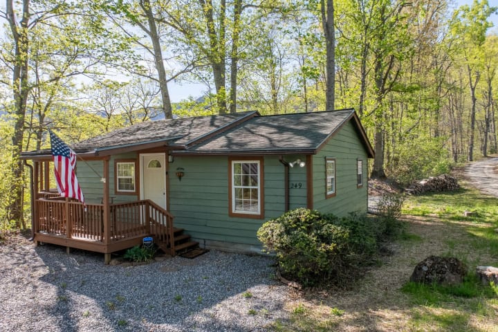 Peaceful Ridge Cabin