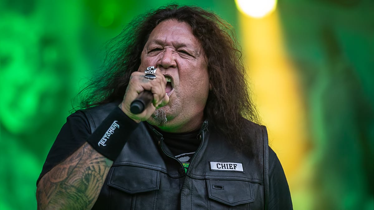 O vocalista Chuck Billy e seu elo com a herança nativa americana no metal