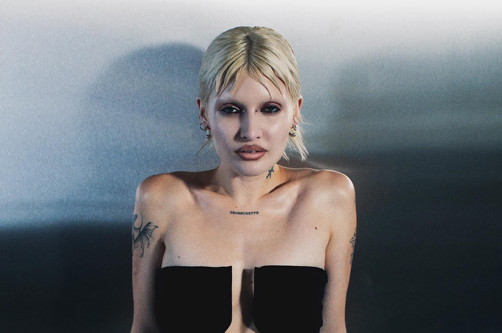 Quem é Cassyette, a artista que mistura pop sombrio, rock e peso alternativo