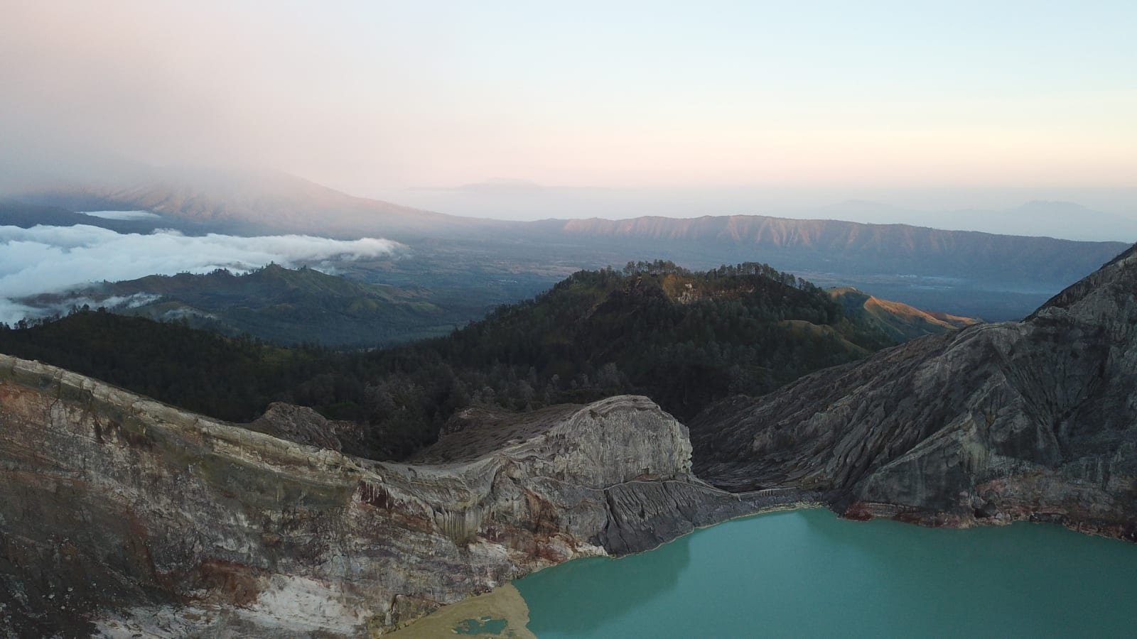 indonesia photo 27933819-9e6c-5179-8ae0-a5fb5c774ed0