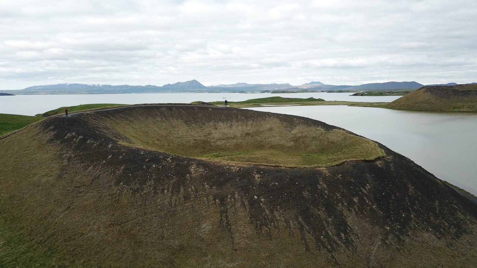 iceland photo 86757139-65bc-596a-b92b-2b11cf7fe30f