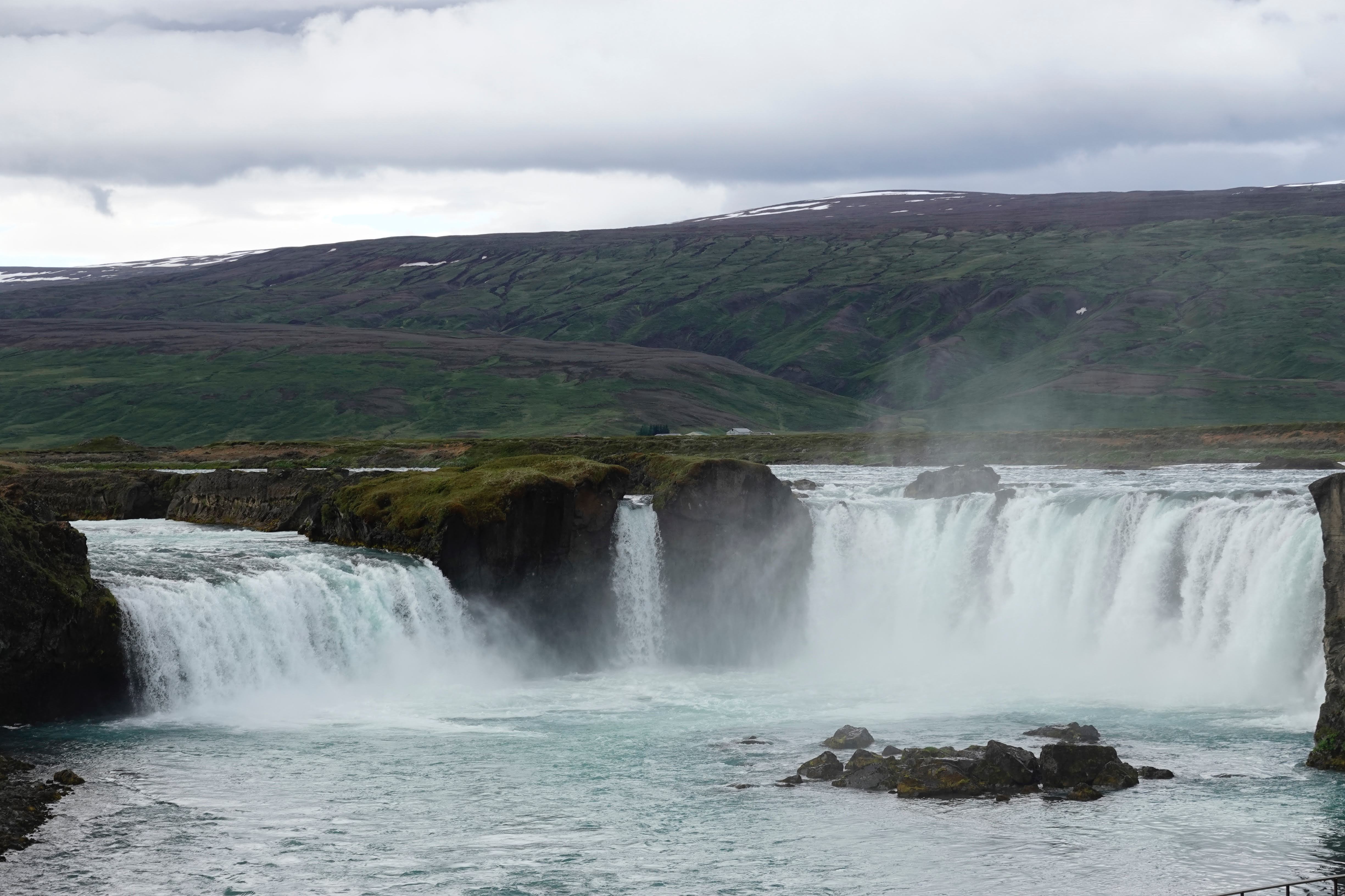 iceland photo acf75994-410e-5b1b-96d8-f7422d0cfa22