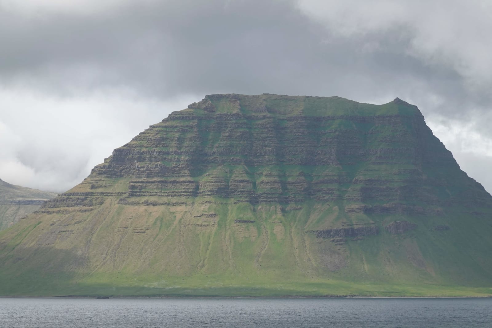 iceland photo c1190740-d117-5aa5-8e80-15f40b26a8db