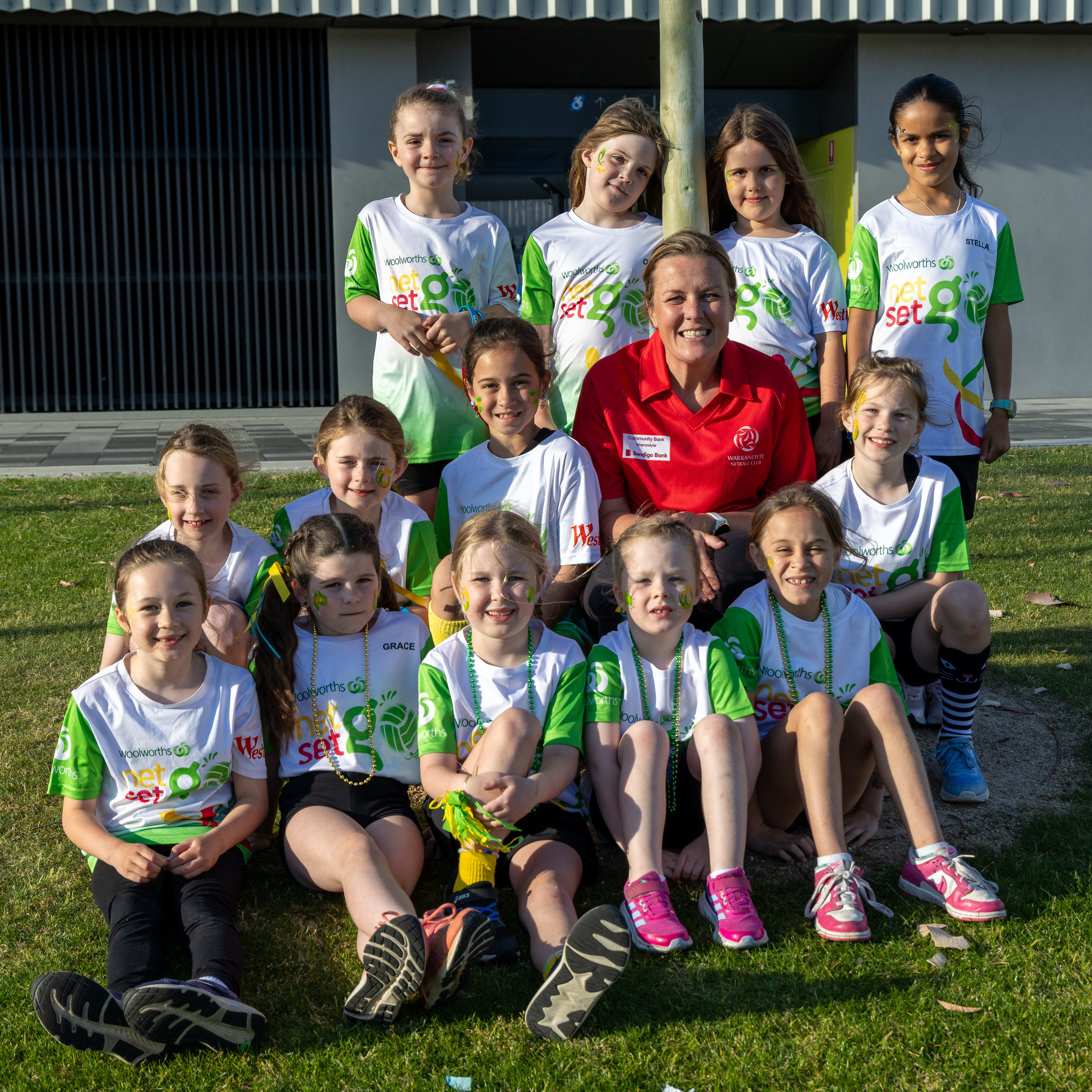Woolworths NetSetGO players and coach at Warrandyte Netball Club