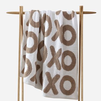 XOXO Throw