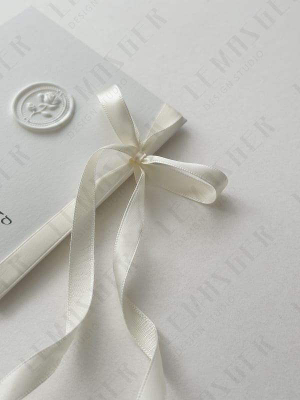 ספרון ברכות השחר + חותם שעווה 4