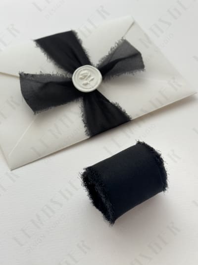 גליל סרט משי שחור