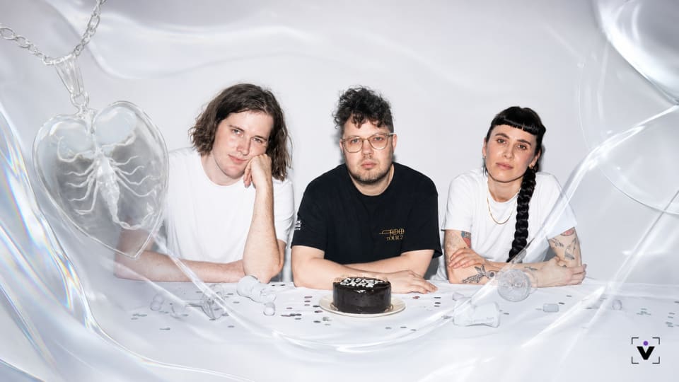 Melancholy on the Dance Floor: HONEYMOAN’s “The Stars Are Talking”