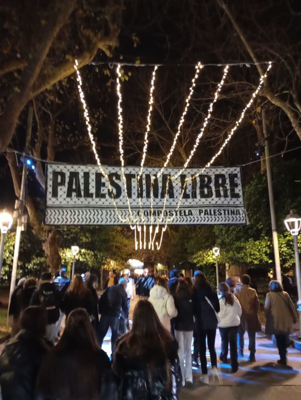 Luces navideñas con sentido. "Free Palestine". Christmas lights in the city of Santiago de Compostela, Galicia. Spain.