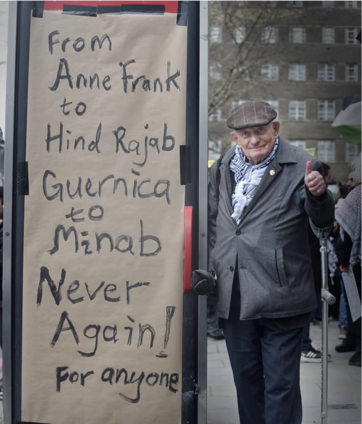 Holocaust Survivor Stephen Kapos. Por Stephen Kapos, superviviente del Holocausto
