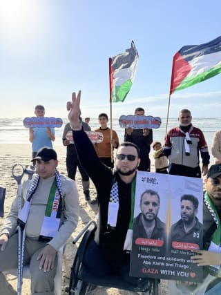 Desde la playa de Gaza. Apoyo a la Flotilla y contra el secuestro de Saif Abu Keshek y Thiago Ávila 