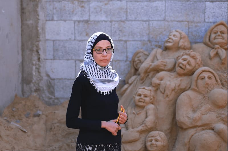 Ranna, bajorrelieves, la arena como material