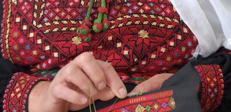 Bordado (tatriz) Documental (Casa Árabe, Madrid)