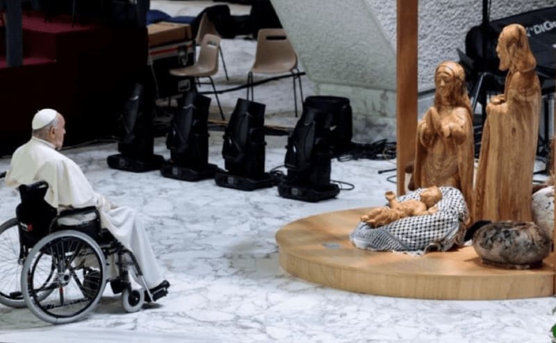 Esculturas. "Portal de Belén" por Johny Andonia y Faten Nastas Mitwasi. En el Vaticano.