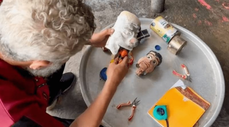 Marionetas con material de desecho.  Recicled puppets. Por Mahdi Karira ENG/ESP