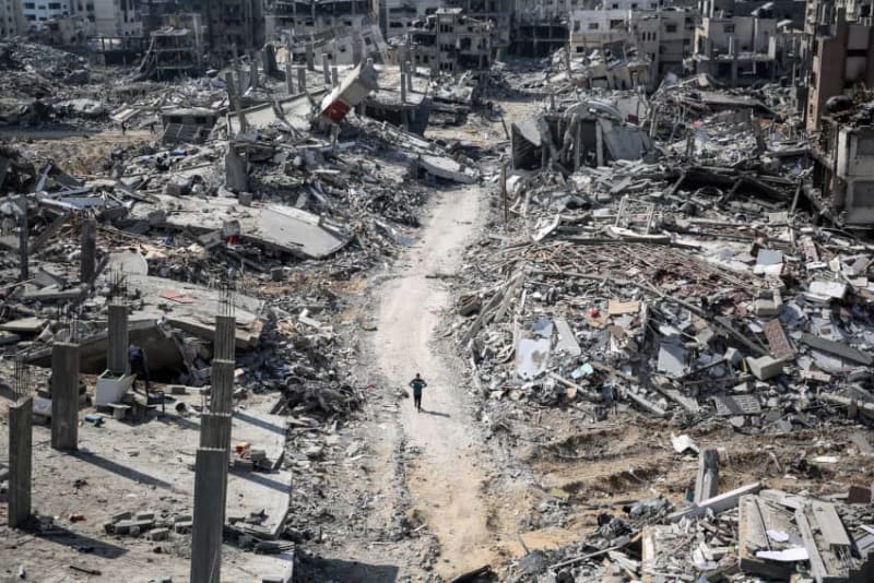 Un silencio atronador (ante el genocidio palestino). A deafening silence (in front of the Palestinian genocide) ESP ENG