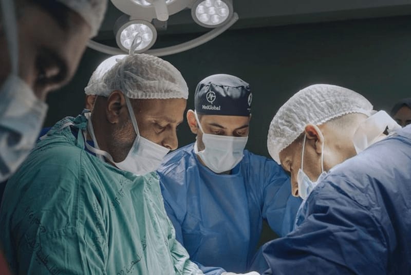 "American doctor" documentary, documental ENG ESP