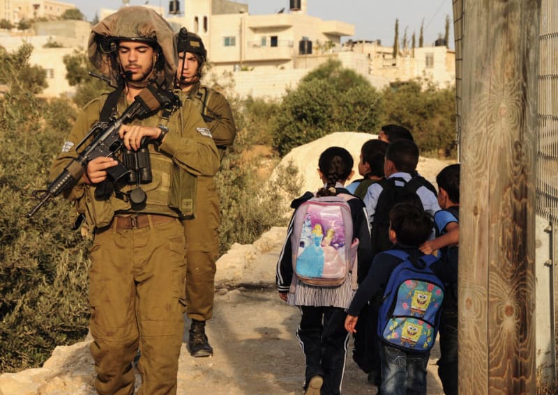 Surviving childhood under occupation. Infancia y adolescencia bajo ocupación. ENG ESP