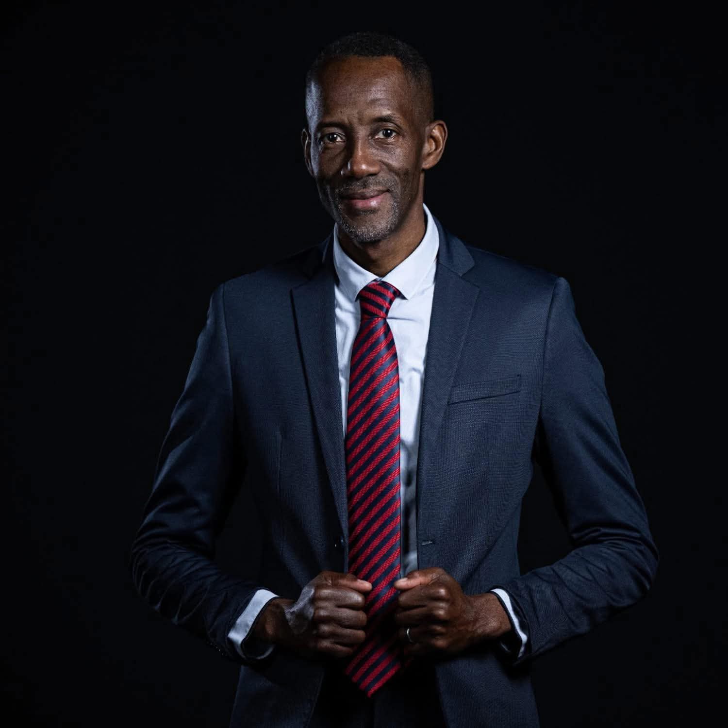 🇫🇷 BALLY BAGAYOKO, NOUVEAU MAIRE DE SAINT-DENIS, VICTIME D'UN DÉLUGE DE RACISME ET DE FAKE NEWS : CHRONIQUE D'UNE FRANCE QUI SE RÉVÈLE