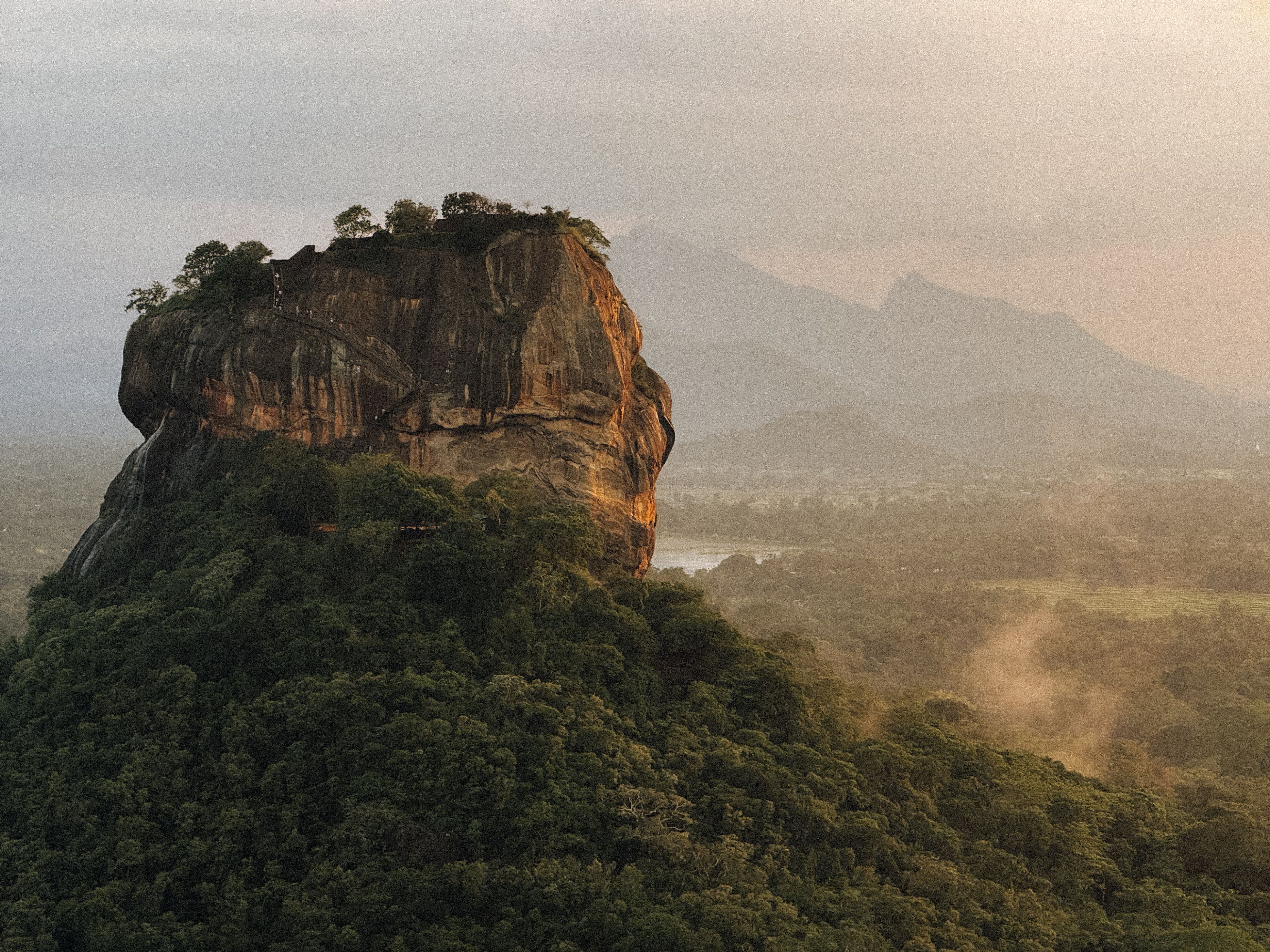 The Story Behind Sigiriya Rock Fortress!!