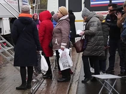 Из Москвы в Мариуполь прибыл передвижной кардиокомплекс