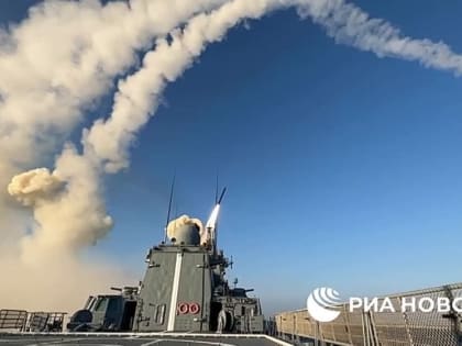 Минобороны публикует кадры пуска российских ракет по арсеналу с западным оружием во Львовской области