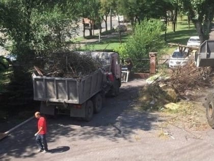 Жители Мариуполя, которые участвуют в расчистке города от разрушений, получают больше 30 тысяч рублей