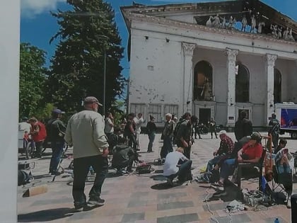 В день памяти детей – жертв войны в Донбассе в Подольске открылась выставка под названием «Здесь живут люди"