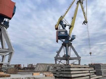 В порту Мариуполя открыли логистический центр для хранения стройматериалов