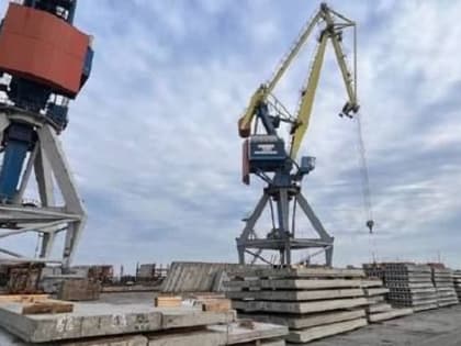 В порту Мариуполя открыли логистический центр для хранения стройматериалов