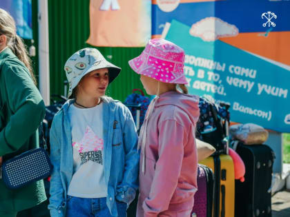 На петербургские каникулы приехали 400 школьников из Мариуполя