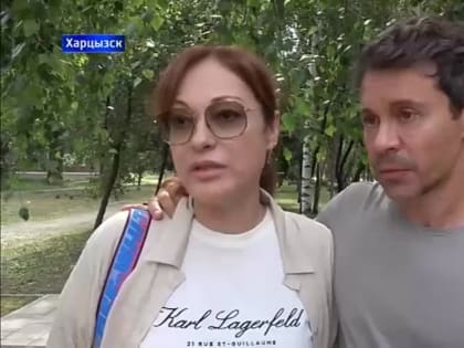 Российские актёры Павел Деревянко и Виктория Тарасова доставили защитникам Донбасса гуманитарную помощь