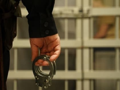 В Мариуполе задержали мужчину за кражу телефона с прилавка магазина