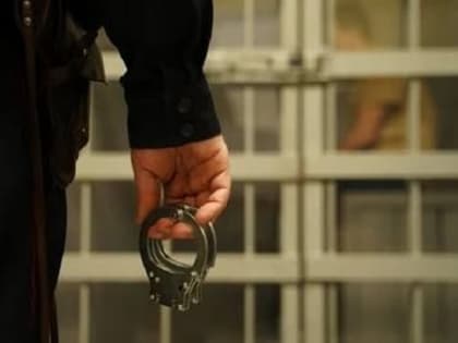 В Мариуполе задержали мужчину за кражу телефона с прилавка магазина