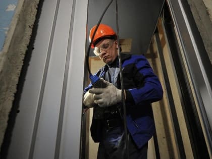 В рамках программы по замене лифтового оборудования в ДНР на начало сентября текущего года введены в эксплуатацию 99 нов