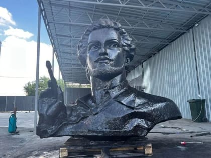 РВИО восстановили разрушенный ВСУ памятник Куинджи в Мариуполе