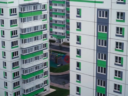 В Мариуполе сдали в эксплуатацию 8 панельных многоэтажек для 680 семей на проспекте Ленина