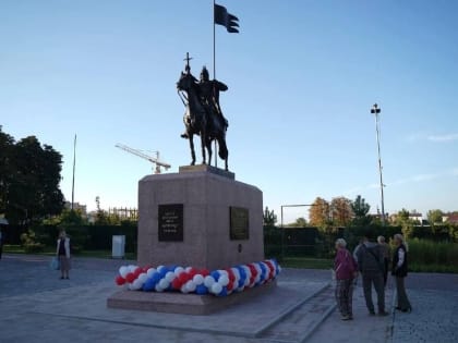 В Мариуполе открыли памятник великому русскому князю и полководцу Александру Невскому