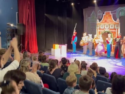 Завершились гастроли Мариупольского республиканского русского драматического театра по югу России