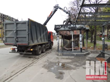 В центре города продолжается демонтаж поврежденных павильонов