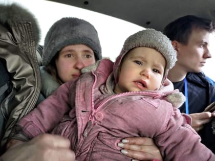 Анна Долгарева: В этот день год назад в Мариуполе наперерез нашей машине бросилась женщина средних лет. Анжелика её звал