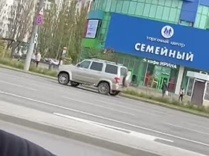 Видео очевидцев из Белгорода, где на дом упала ракета